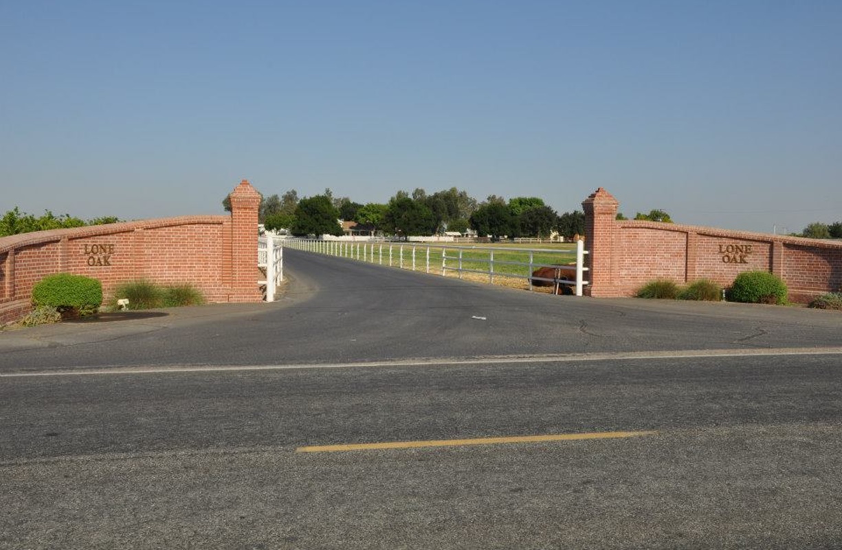 About Lone Oak Veterinary Clinic Vet In Visalia, CA 93292